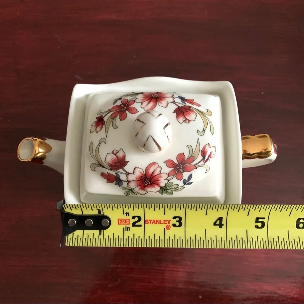 Windsor England Red Floral Square Ceramic Tea Pot - Picture 12 of 13